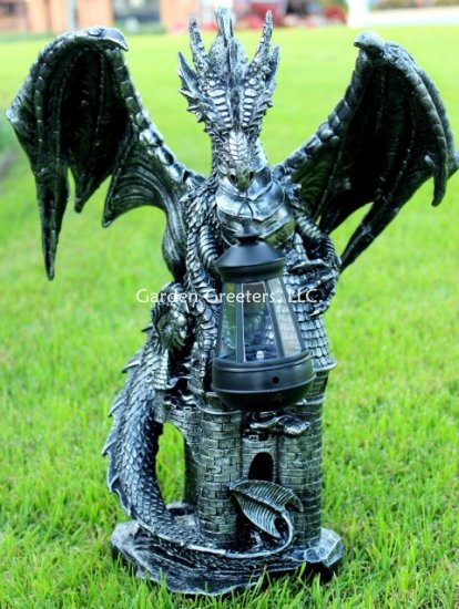 picture of DRAGON STATUE WITH SOLAR LIGHT LANTERN - Click Image to Close