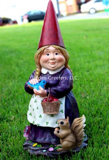 picture of MRS. GNOME STATUE/MRS. GNOME FIGURINE - Click Image to Close