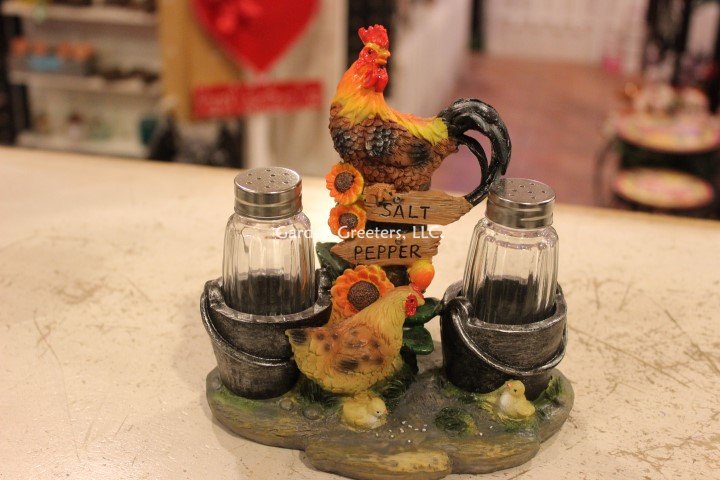 picture of CHICKEN ROOSTER SALT & PEPPER SHAKER - Click Image to Close